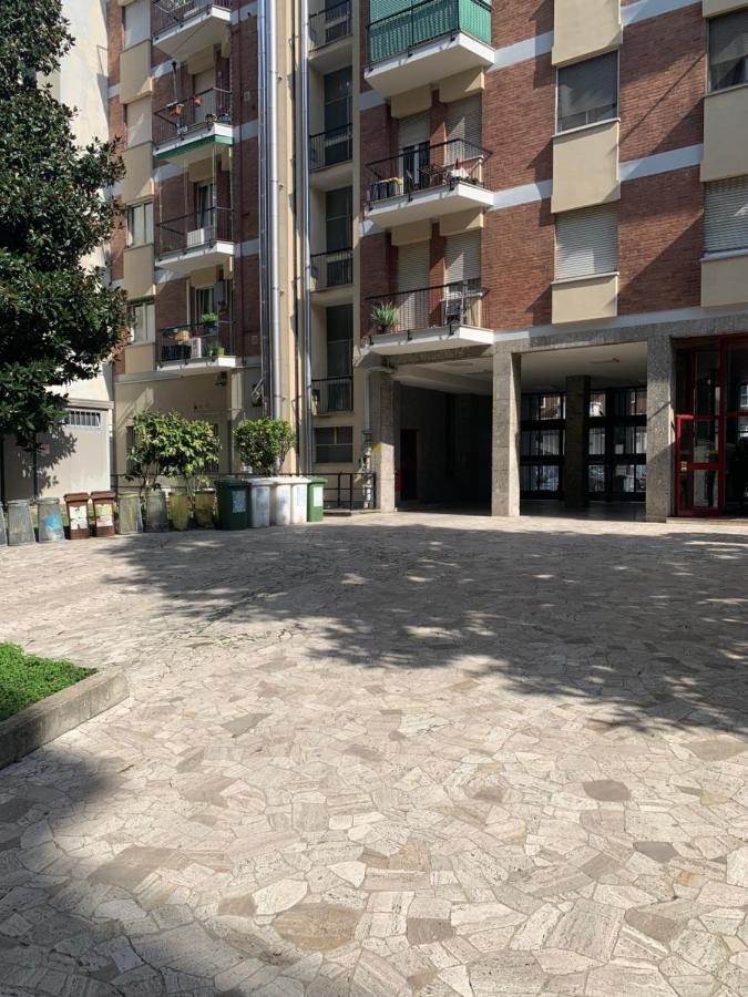Smart Apartment Prada Foundation Milan Bagian luar foto